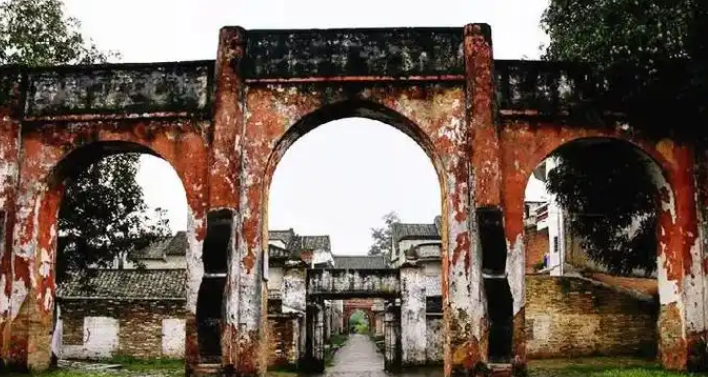 信宜镇隆古城有八大文旅“爆